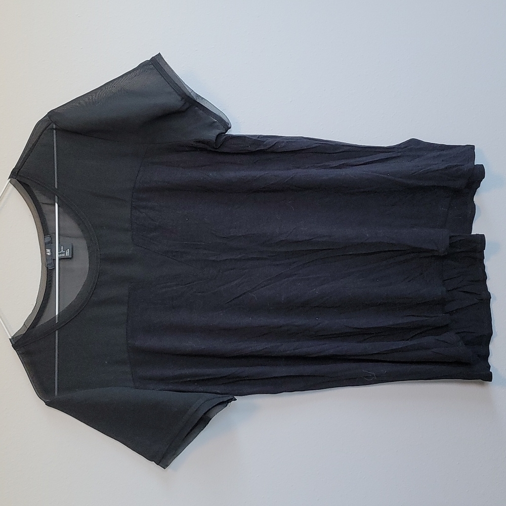 H&M black tshirt
